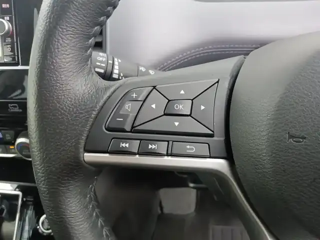 日産 セレナ ハイウェイスター V 愛知県 2020(令2)年 2.3万km ダイヤモンドブラック 純正ナビ/（AM/FM/CD/DVD/BT)/フルセグTV/フリップダウンモニター/アラウンドビューモニター/レーダークルーズコントロール/両側パワースライドドア/エマージェンシーブレーキ/レーンキープアシスト/横滑防止装置/ビルトインETC/ブラインドスポットモニター/純正16インチアルミホイール/コーナーセンサー/ドライブレコーダー/純正フロアマット/スマートキー/プッシュスタート/スペアキー×１/LEDヘッドライト/保証書