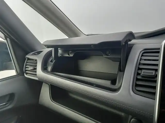 日産 セレナ ハイウェイスター V 愛知県 2020(令2)年 2.3万km ダイヤモンドブラック 純正ナビ/（AM/FM/CD/DVD/BT)/フルセグTV/フリップダウンモニター/アラウンドビューモニター/レーダークルーズコントロール/両側パワースライドドア/エマージェンシーブレーキ/レーンキープアシスト/横滑防止装置/ビルトインETC/ブラインドスポットモニター/純正16インチアルミホイール/コーナーセンサー/ドライブレコーダー/純正フロアマット/スマートキー/プッシュスタート/スペアキー×１/LEDヘッドライト/保証書