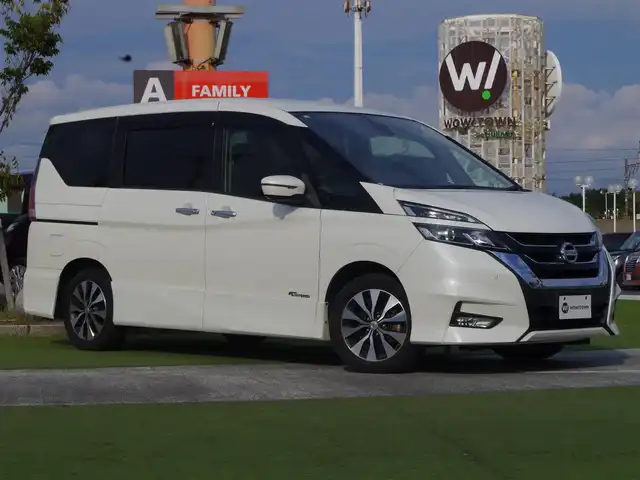 日産 セレナ ハイウェイスター Vセレクション 千葉県 2018(平30)年 5万km ブリリアントホワイトパール エマージェンシーブレーキ/両側パワースライドドア/純正SDナビ/地デジTV/【DVD/CD再生機能】/アラウンドビューモニター/フリップダウンモニター/革巻きステアリング/ETC/LEDヘッドライト/フォグライト/ウインカーミラー/コーナーセンサー/純正16インチアルミホイル/サイド/カーテンエアバッグ/インテリジェントキー