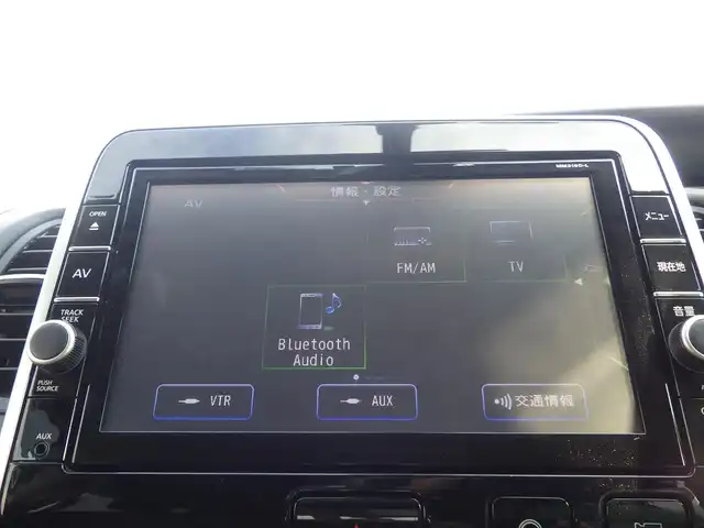 日産 セレナ ハイウェイスター Vセレクション 千葉県 2018(平30)年 5万km ブリリアントホワイトパール エマージェンシーブレーキ/両側パワースライドドア/純正SDナビ/地デジTV/【DVD/CD再生機能】/アラウンドビューモニター/フリップダウンモニター/革巻きステアリング/ETC/LEDヘッドライト/フォグライト/ウインカーミラー/コーナーセンサー/純正16インチアルミホイル/サイド/カーテンエアバッグ/インテリジェントキー