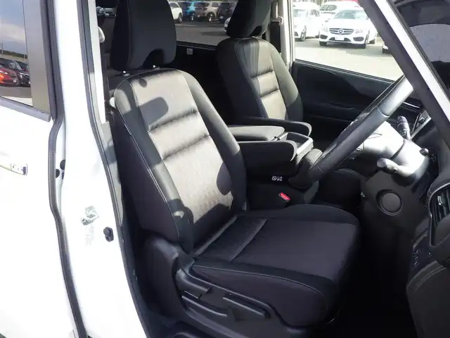 日産 セレナ ハイウェイスター Vセレクション 千葉県 2018(平30)年 5万km ブリリアントホワイトパール エマージェンシーブレーキ/両側パワースライドドア/純正SDナビ/地デジTV/【DVD/CD再生機能】/アラウンドビューモニター/フリップダウンモニター/革巻きステアリング/ETC/LEDヘッドライト/フォグライト/ウインカーミラー/コーナーセンサー/純正16インチアルミホイル/サイド/カーテンエアバッグ/インテリジェントキー