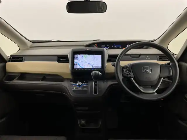 ホンダ フリード 新潟県 2018(平30)年 3.9万km ホワイトオーキッドパール 純正9インチナビ/　　フルセグ/CD/DVD/BT/バックカメラ/片側パワースライドドア/ステリングスイッチ/アイドリングストップ/オートエアコン/ウィンカーミラー/電格ミラー/スマートキー/ビルトインETC