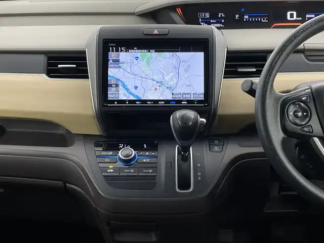 ホンダ フリード 新潟県 2018(平30)年 3.9万km ホワイトオーキッドパール 純正9インチナビ/　　フルセグ/CD/DVD/BT/バックカメラ/片側パワースライドドア/ステリングスイッチ/アイドリングストップ/オートエアコン/ウィンカーミラー/電格ミラー/スマートキー/ビルトインETC