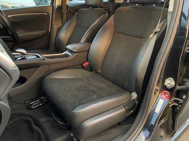 ホンダ シャトル ハイブリッド X スタイルエディション 宮城県 2016(平28)年 16.5万km クリスタルブラックパール 登録時走行距離165046km/ホンダ純正ナビ/AM・FM・Bluetooth・CD・DVD・USB/ワンオーナー/バックカメラ/アイドリングストップ/クルーズコントロール（追従なし）/プッシュスタート/ビルトインETC/純正アルミホイール/ドライブレコーダー（前後）/純正LEDヘッドライト/カーテンエアバッグ/フルフラットシート/スペアキー有/ドアバイザー/ウィンカーミラー