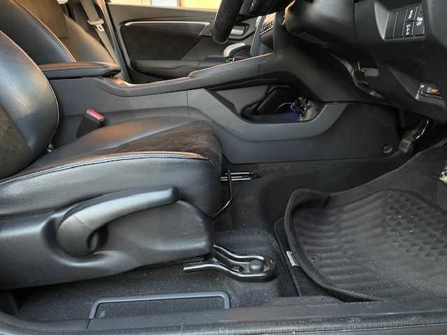 ホンダ シャトル ハイブリッド X スタイルエディション 宮城県 2016(平28)年 16.5万km クリスタルブラックパール 登録時走行距離165046km/ホンダ純正ナビ/AM・FM・Bluetooth・CD・DVD・USB/ワンオーナー/バックカメラ/アイドリングストップ/クルーズコントロール（追従なし）/プッシュスタート/ビルトインETC/純正アルミホイール/ドライブレコーダー（前後）/純正LEDヘッドライト/カーテンエアバッグ/フルフラットシート/スペアキー有/ドアバイザー/ウィンカーミラー