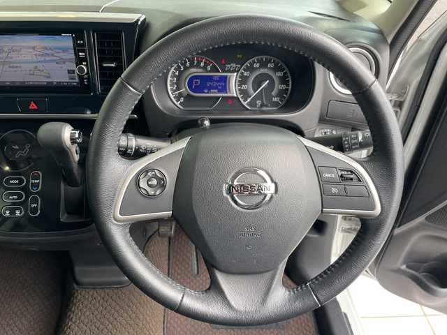 日産 デイズ ルークス ハイウェイスター Gターボ 愛知県 2018(平30)年 4.4万km ホワイトパール 純正ナビ/後席モニター/全方位カメラ/両側パワースライドドア/クルーズコントロール/バックカメラ/コーナーセンサー/純正アルミホイール/LEDヘッドライト/オートマチックハイビーム/ドライブレコーダー/ETC/衝突軽減システム/フルセグ/CD DVD/Bluetooth/ステアリングスイッチ/スマートキー/プッシュスタート