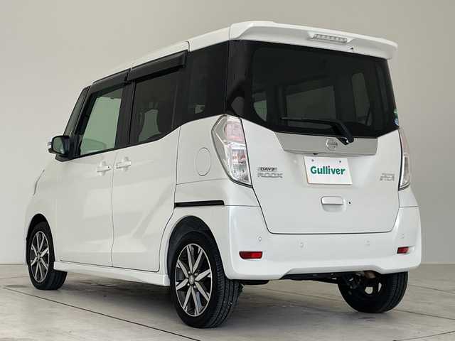 日産 デイズ ルークス ハイウェイスター Gターボ 愛知県 2018(平30)年 4.4万km ホワイトパール 純正ナビ/後席モニター/全方位カメラ/両側パワースライドドア/クルーズコントロール/バックカメラ/コーナーセンサー/純正アルミホイール/LEDヘッドライト/オートマチックハイビーム/ドライブレコーダー/ETC/衝突軽減システム/フルセグ/CD DVD/Bluetooth/ステアリングスイッチ/スマートキー/プッシュスタート