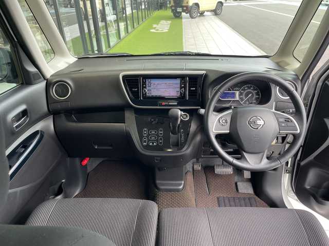 日産 デイズ ルークス ハイウェイスター Gターボ 愛知県 2018(平30)年 4.4万km ホワイトパール 純正ナビ/後席モニター/全方位カメラ/両側パワースライドドア/クルーズコントロール/バックカメラ/コーナーセンサー/純正アルミホイール/LEDヘッドライト/オートマチックハイビーム/ドライブレコーダー/ETC/衝突軽減システム/フルセグ/CD DVD/Bluetooth/ステアリングスイッチ/スマートキー/プッシュスタート