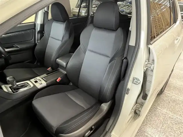 スバル レヴォーグ 1．6GT－S アイサイト 高知県 2015(平27)年 10.1万km クリスタルホワイトP (株)IDOMが運営する【じしゃロン高知店】の自社ローン専用車両になります。こちらは現金またはオートローンご利用時の価格です。自社ローンご希望の方は別途その旨お申付け下さい