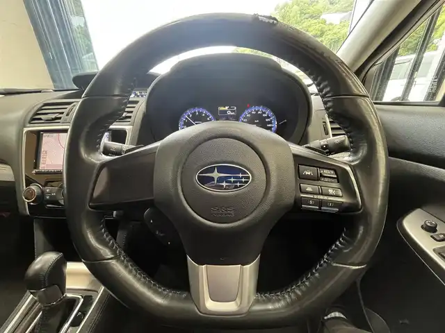 スバル レヴォーグ 1．6GT－S アイサイト 高知県 2015(平27)年 10.1万km クリスタルホワイトP (株)IDOMが運営する【じしゃロン高知店】の自社ローン専用車両になります。こちらは現金またはオートローンご利用時の価格です。自社ローンご希望の方は別途その旨お申付け下さい