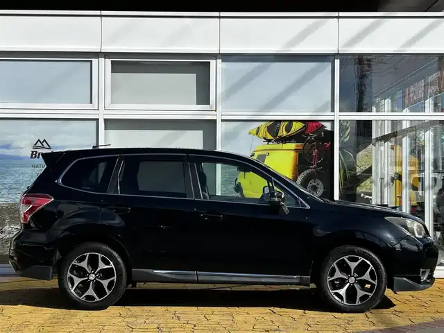 スバル フォレスター 2．0XT アイサイト 道北・旭川 2013(平25)年 6.1万km クリスタルブラックシリカ アイサイト/カロッツェリアナビ/バックカメラ/フルセグTV/レザーシート/前席パワーシート/前席シートヒーター/HIDヘッドライト/パドルシフト/クルーズコントロール/パワーバックドア/プッシュスタート/スマートキー