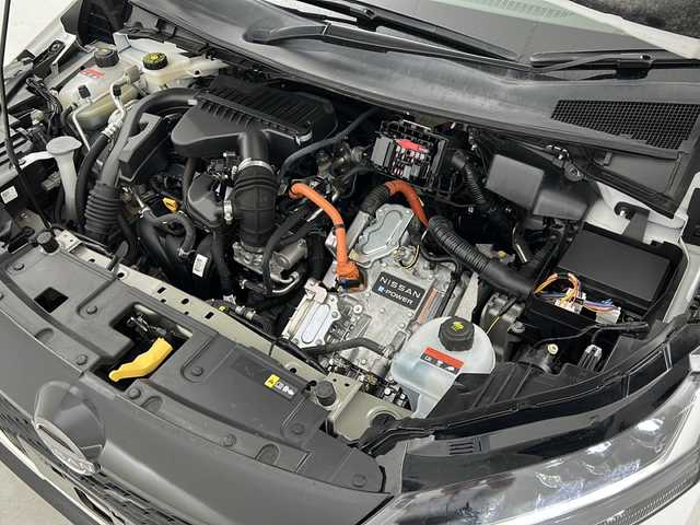 日産 オーラ G 宮城県 2022(令4)年 4.8万km ピュアホワイトパール 禁煙車/プロパイロット/エマージェンシーブレーキ/車線逸脱警報/アダプティブLEDヘッドライト/ブラインドスポットモニター/ハンドル支援/BOSEサウンドスピーカー/インテリジェントルームミラー/9型日産コネクトナビ/・BT.USB.AndroidAuto/アラウンドビューモニター/フルセグTV/電動パーキングブレーキ/AUTOHOLD/純正ドライブレコーダー(F)/ビルトインETC2.0/置き型充電/革巻きステアリング/ステアリングスイッチ/プッシュスタート/スマートキー×２/ハーフレザーシート/純正17インチアルミホイール/LEDフォグランプ/社外フロアマッド/横滑り防止機能/アイドリングストップ