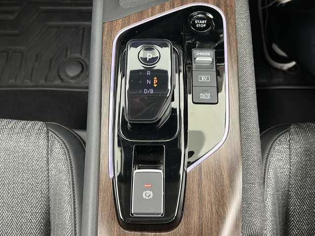 日産 オーラ G 宮城県 2022(令4)年 4.8万km ピュアホワイトパール 禁煙車/プロパイロット/エマージェンシーブレーキ/車線逸脱警報/アダプティブLEDヘッドライト/ブラインドスポットモニター/ハンドル支援/BOSEサウンドスピーカー/インテリジェントルームミラー/9型日産コネクトナビ/・BT.USB.AndroidAuto/アラウンドビューモニター/フルセグTV/電動パーキングブレーキ/AUTOHOLD/純正ドライブレコーダー(F)/ビルトインETC2.0/置き型充電/革巻きステアリング/ステアリングスイッチ/プッシュスタート/スマートキー×２/ハーフレザーシート/純正17インチアルミホイール/LEDフォグランプ/社外フロアマッド/横滑り防止機能/アイドリングストップ