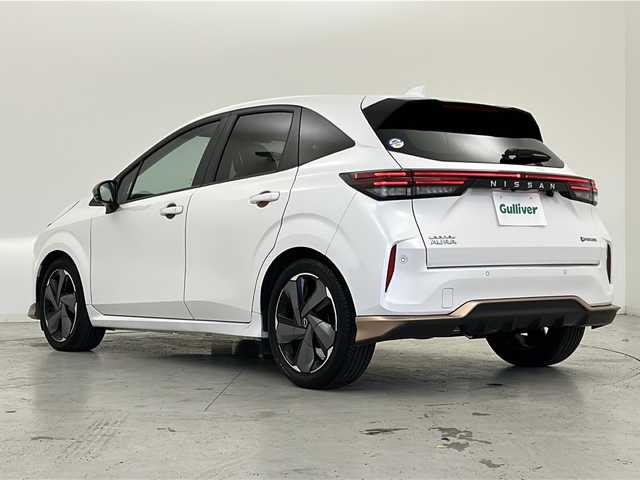 日産 オーラ G 宮城県 2022(令4)年 4.8万km ピュアホワイトパール 禁煙車/プロパイロット/エマージェンシーブレーキ/車線逸脱警報/アダプティブLEDヘッドライト/ブラインドスポットモニター/ハンドル支援/BOSEサウンドスピーカー/インテリジェントルームミラー/9型日産コネクトナビ/・BT.USB.AndroidAuto/アラウンドビューモニター/フルセグTV/電動パーキングブレーキ/AUTOHOLD/純正ドライブレコーダー(F)/ビルトインETC2.0/置き型充電/革巻きステアリング/ステアリングスイッチ/プッシュスタート/スマートキー×２/ハーフレザーシート/純正17インチアルミホイール/LEDフォグランプ/社外フロアマッド/横滑り防止機能/アイドリングストップ