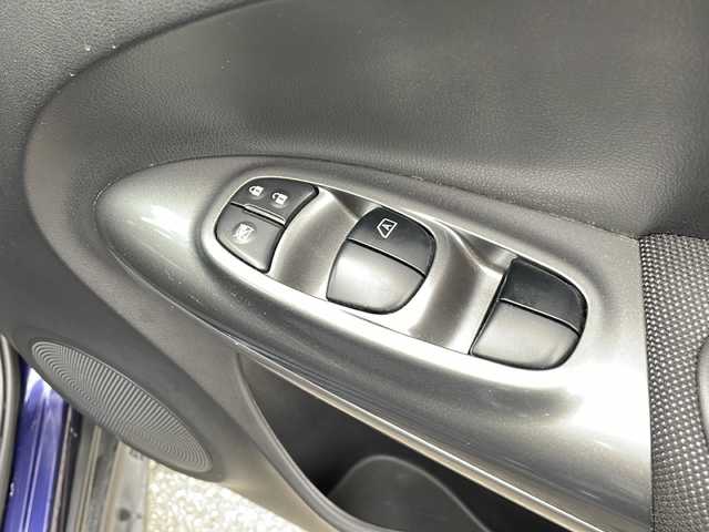 日産 ジューク 15RX Vセレクション 富山県 2016(平28)年 11.3万km アズライトブルー 禁煙車　/エマージェンシーブレーキ　/全方位カメラ　/バックカメラ　/スマートキー　/純正アルミホイール　/純正オーディオ　/ウィンカーミラー　/電動格納ミラー　/ビルトインＥＴＣ　/プッシュスタート