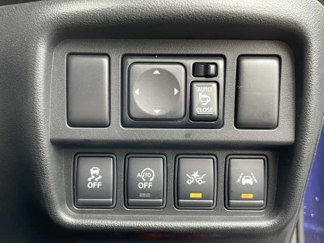 日産 ジューク 15RX Vセレクション 富山県 2016(平28)年 11.3万km アズライトブルー 禁煙車　/エマージェンシーブレーキ　/全方位カメラ　/バックカメラ　/スマートキー　/純正アルミホイール　/純正オーディオ　/ウィンカーミラー　/電動格納ミラー　/ビルトインＥＴＣ　/プッシュスタート