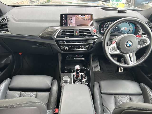 ＢＭＷ Ｘ４ Ｍ コンペティション 神奈川県 2021(令3)年 4万km サファイアブラックP harman/kardon/純正ナビ/【CD/DVD/BT/USB/フルセグTV/ScreenMirroring】/ハンズ・オフ機能付き渋滞運転支援機能/全方位カメラ/レーダークルーズコントロール/パドルシフト/レーンキープアシスト/ブラインドスポットモニター/ワイヤレス充電/電動リアゲート/電動パーキングブレーキ/オートブレーキホールド/オートマチックハイビーム/LEDオートライト/ブラックレザーシート/前席パワーシート(D席メモリー機能付き)/シートヒーター/シートクーラー/前後ドライブレコーダー/ETC/レーダー探知機/純正21インチアルミ/純正フロアマット/前後コーナーセンサー/ダウンヒルアシスト/アイドリングストップ/衝突被害軽減システム/横滑り防止装置/盗難防止装置/取扱説明書/新車時保証書/スペアキー×１