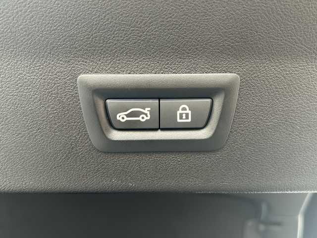 ＢＭＷ Ｘ４ Ｍ コンペティション 神奈川県 2021(令3)年 4万km サファイアブラックP harman/kardon/純正ナビ/【CD/DVD/BT/USB/フルセグTV/ScreenMirroring】/ハンズ・オフ機能付き渋滞運転支援機能/全方位カメラ/レーダークルーズコントロール/パドルシフト/レーンキープアシスト/ブラインドスポットモニター/ワイヤレス充電/電動リアゲート/電動パーキングブレーキ/オートブレーキホールド/オートマチックハイビーム/LEDオートライト/ブラックレザーシート/前席パワーシート(D席メモリー機能付き)/シートヒーター/シートクーラー/前後ドライブレコーダー/ETC/レーダー探知機/純正21インチアルミ/純正フロアマット/前後コーナーセンサー/ダウンヒルアシスト/アイドリングストップ/衝突被害軽減システム/横滑り防止装置/盗難防止装置/取扱説明書/新車時保証書/スペアキー×１