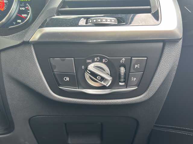 ＢＭＷ Ｘ４ Ｍ コンペティション 神奈川県 2021(令3)年 4万km サファイアブラックP harman/kardon/純正ナビ/【CD/DVD/BT/USB/フルセグTV/ScreenMirroring】/ハンズ・オフ機能付き渋滞運転支援機能/全方位カメラ/レーダークルーズコントロール/パドルシフト/レーンキープアシスト/ブラインドスポットモニター/ワイヤレス充電/電動リアゲート/電動パーキングブレーキ/オートブレーキホールド/オートマチックハイビーム/LEDオートライト/ブラックレザーシート/前席パワーシート(D席メモリー機能付き)/シートヒーター/シートクーラー/前後ドライブレコーダー/ETC/レーダー探知機/純正21インチアルミ/純正フロアマット/前後コーナーセンサー/ダウンヒルアシスト/アイドリングストップ/衝突被害軽減システム/横滑り防止装置/盗難防止装置/取扱説明書/新車時保証書/スペアキー×１