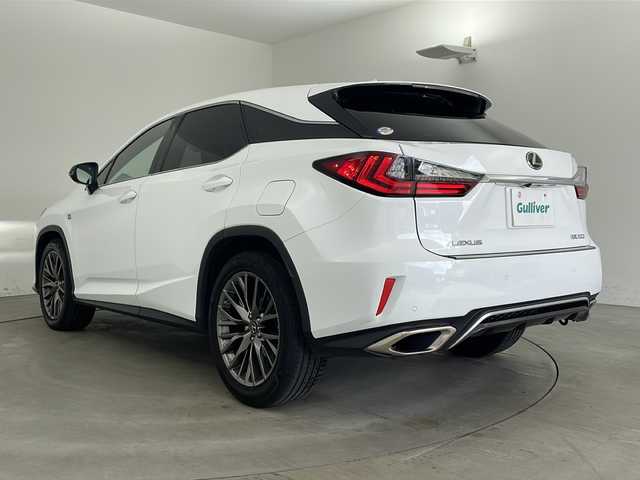 レクサス ＲＸ 300 Fスポーツ 兵庫県 2018(平30)年 5.8万km ホワイトノーヴァガラスフレーク ・レクサスセーフティーシステム/・プリクラッシュセーフティ/・レーダークルーズコントロール/・クリアランスソナー/・レーンキープアシスト/・BSM/・HUD/・純正12.3インチナビ＆フルセグ＆BT＆USB＆DVD＆BD/・バックカメラ/・左サイドカメラ/・前席シートヒーター/・前席シートベンチレーション/・赤革シート/・パワーバックドア/・前席パワーシート/・運転席メモリーシート/・ビルトインETC2.0/・純正ドライブレコーダー/・スマートキー/・プッシュスタート/・スペアキー/・革巻きステアリング/・アイドリングストップ/・純正20インチアルミホイール/・パドルシフト/・電動パーキングブレーキ/・オートホールド/・LEDヘッドライト/・フォグ/・オートライト/・オートマチックハイビーム