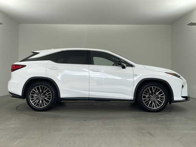 レクサス ＲＸ 300 Fスポーツ 兵庫県 2018(平30)年 5.8万km ホワイトノーヴァガラスフレーク ・レクサスセーフティーシステム/・プリクラッシュセーフティ/・レーダークルーズコントロール/・クリアランスソナー/・レーンキープアシスト/・BSM/・HUD/・純正12.3インチナビ＆フルセグ＆BT＆USB＆DVD＆BD/・バックカメラ/・左サイドカメラ/・前席シートヒーター/・前席シートベンチレーション/・赤革シート/・パワーバックドア/・前席パワーシート/・運転席メモリーシート/・ビルトインETC2.0/・純正ドライブレコーダー/・スマートキー/・プッシュスタート/・スペアキー/・革巻きステアリング/・アイドリングストップ/・純正20インチアルミホイール/・パドルシフト/・電動パーキングブレーキ/・オートホールド/・LEDヘッドライト/・フォグ/・オートライト/・オートマチックハイビーム