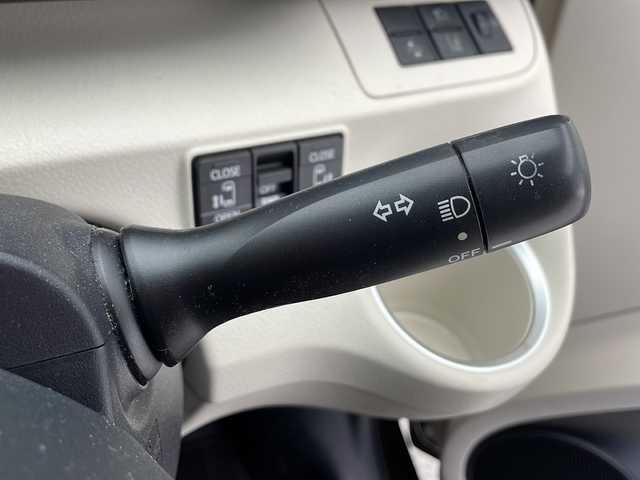 トヨタ シエンタ G 千葉県 2016(平28)年 1.9万km ヴィンテージブラウンパールクリスタルシャイン トヨタセーフティセンス/プリクラッシュセーフティ/レーンディパーチャーアラート/オートマッチクハイビーム/先行車発進アラーム/純正ナビ/　　CD/DVD/Bluetooth/AM/FM/フルセグ/バックカメラ/ビルトインETC/両側パワースライドドア/革巻きステアリング/ステアリングスイッチ/プッシュスタート/スマートキー/スペア1本