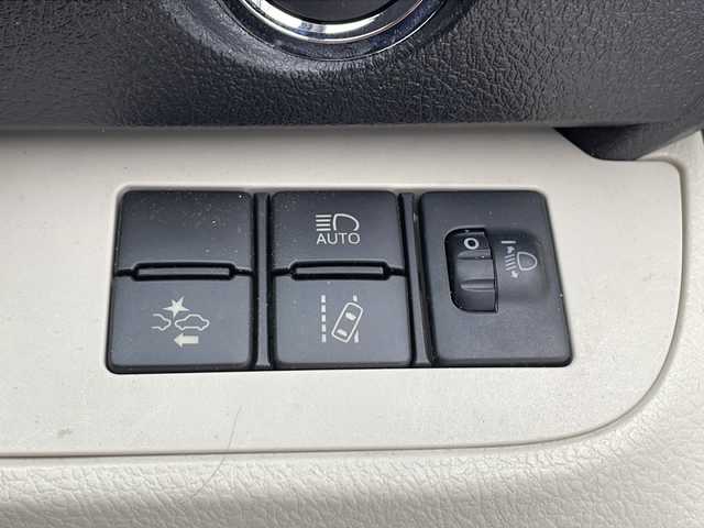 トヨタ シエンタ G 千葉県 2016(平28)年 1.9万km ヴィンテージブラウンパールクリスタルシャイン トヨタセーフティセンス/プリクラッシュセーフティ/レーンディパーチャーアラート/オートマッチクハイビーム/先行車発進アラーム/純正ナビ/　　CD/DVD/Bluetooth/AM/FM/フルセグ/バックカメラ/ビルトインETC/両側パワースライドドア/革巻きステアリング/ステアリングスイッチ/プッシュスタート/スマートキー/スペア1本