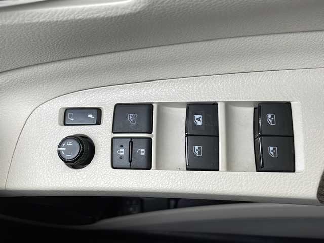 トヨタ シエンタ G 千葉県 2016(平28)年 1.9万km ヴィンテージブラウンパールクリスタルシャイン トヨタセーフティセンス/プリクラッシュセーフティ/レーンディパーチャーアラート/オートマッチクハイビーム/先行車発進アラーム/純正ナビ/　　CD/DVD/Bluetooth/AM/FM/フルセグ/バックカメラ/ビルトインETC/両側パワースライドドア/革巻きステアリング/ステアリングスイッチ/プッシュスタート/スマートキー/スペア1本