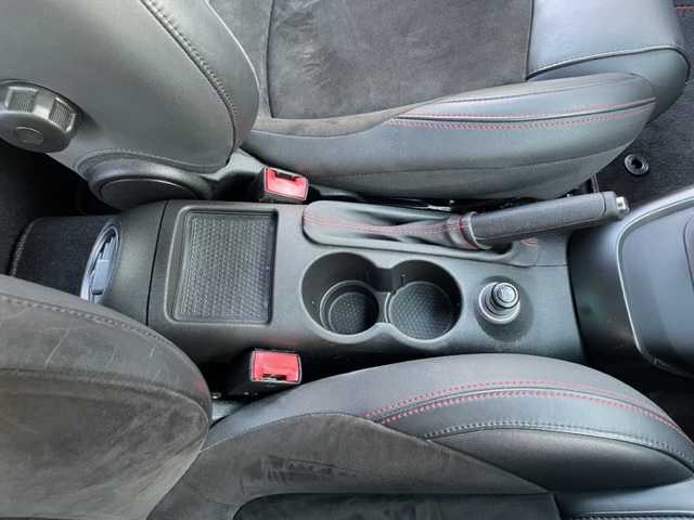 アルファロメオ ジュリエッタ ヴェローチェ 神奈川県 2017(平29)年 5.4万km 赤 ターボ/純正メモリーナビ【AVIC-RZ800】/・DTV/CD/DVD/SD/BT/USB/バックカメラ/ハーフレザーシート/前席シートヒーター/クリアランスソナー/ETC/前方ドライブレコーダー/社外17インチAW【MAK：TORINO】/パドルシフト付き革巻きステアリング/クルーズコントロール/オートライト/純正HIDヘッドライト/フロント/バックフォグ/横滑り防止機能/キーレスエントリーキー×2/電動格納ドアミラー/純正フロアマット/取扱説明書/ナビ取扱説明書/新車時保証書