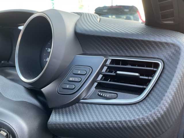 アルファロメオ ジュリエッタ ヴェローチェ 神奈川県 2017(平29)年 5.4万km 赤 ターボ/純正メモリーナビ【AVIC-RZ800】/・DTV/CD/DVD/SD/BT/USB/バックカメラ/ハーフレザーシート/前席シートヒーター/クリアランスソナー/ETC/前方ドライブレコーダー/社外17インチAW【MAK：TORINO】/パドルシフト付き革巻きステアリング/クルーズコントロール/オートライト/純正HIDヘッドライト/フロント/バックフォグ/横滑り防止機能/キーレスエントリーキー×2/電動格納ドアミラー/純正フロアマット/取扱説明書/ナビ取扱説明書/新車時保証書