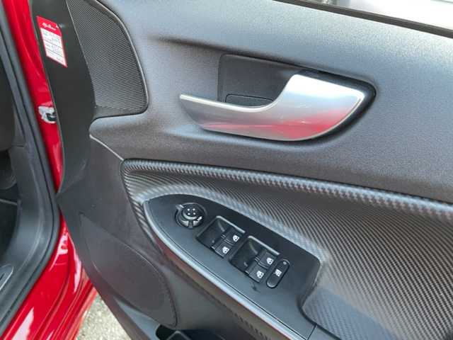 アルファロメオ ジュリエッタ ヴェローチェ 神奈川県 2017(平29)年 5.4万km 赤 ターボ/純正メモリーナビ【AVIC-RZ800】/・DTV/CD/DVD/SD/BT/USB/バックカメラ/ハーフレザーシート/前席シートヒーター/クリアランスソナー/ETC/前方ドライブレコーダー/社外17インチAW【MAK：TORINO】/パドルシフト付き革巻きステアリング/クルーズコントロール/オートライト/純正HIDヘッドライト/フロント/バックフォグ/横滑り防止機能/キーレスエントリーキー×2/電動格納ドアミラー/純正フロアマット/取扱説明書/ナビ取扱説明書/新車時保証書