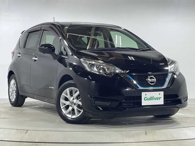 日産 ノート e－パワー X 神奈川県 2019(令1)年 4.7万km スーパーブラック 純正SDナビ【MM318D-W】/Bluetooth・AM・FM・CD・DVD・AUX/インテリジェントアラウンドビューモニター/バックカメラ/ETC/純正ドライブレコーダー/純正フロアマット/ステアリングスイッチ/デジタルインナーミラー/プッシュスタート/スマートキー/スペアキー1本/LEDヘッドライト/オートライト/純正15インチアルミホイール/ドアバイザー/インテリジェントエマージェンシーブレーキ/車線逸脱警報/踏み間違い衝突防止アシスト/フロント・バックソナー
