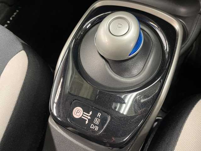 日産 ノート e－パワー X 神奈川県 2019(令1)年 4.7万km スーパーブラック 純正SDナビ【MM318D-W】/Bluetooth・AM・FM・CD・DVD・AUX/インテリジェントアラウンドビューモニター/バックカメラ/ETC/純正ドライブレコーダー/純正フロアマット/ステアリングスイッチ/デジタルインナーミラー/プッシュスタート/スマートキー/スペアキー1本/LEDヘッドライト/オートライト/純正15インチアルミホイール/ドアバイザー/インテリジェントエマージェンシーブレーキ/車線逸脱警報/踏み間違い衝突防止アシスト/フロント・バックソナー