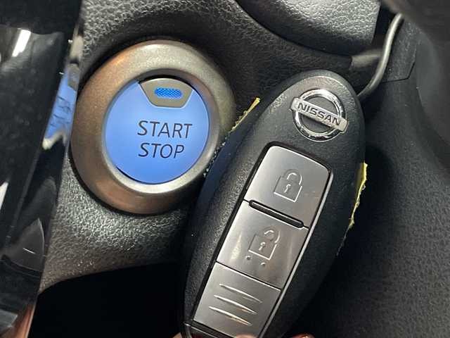 日産 ノート e－パワー X 神奈川県 2019(令1)年 4.7万km スーパーブラック 純正SDナビ【MM318D-W】/Bluetooth・AM・FM・CD・DVD・AUX/インテリジェントアラウンドビューモニター/バックカメラ/ETC/純正ドライブレコーダー/純正フロアマット/ステアリングスイッチ/デジタルインナーミラー/プッシュスタート/スマートキー/スペアキー1本/LEDヘッドライト/オートライト/純正15インチアルミホイール/ドアバイザー/インテリジェントエマージェンシーブレーキ/車線逸脱警報/踏み間違い衝突防止アシスト/フロント・バックソナー