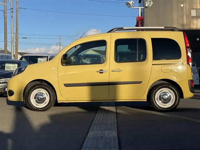 ルノー カングー ゼン 群馬県 2020(令2)年 2.4万km シトロンイエロー 安全装備/・衝突軽減ブレーキ/・オートライト/社外ナビ/・AM/FM/フルセグTV/・CD/DVD/MSV/SD/・Bluetooth/USB/バックカメラ/ドライブレコーダー/ETC/純正フロアマット/リモコンキー