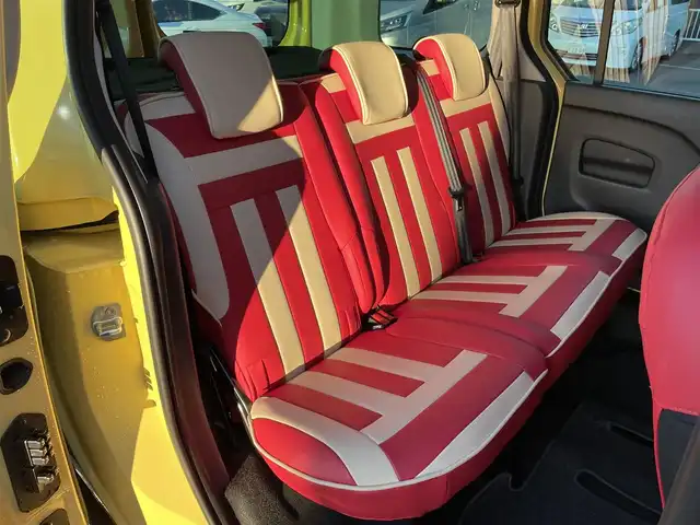 ルノー カングー ゼン 群馬県 2020(令2)年 2.4万km シトロンイエロー 安全装備/・衝突軽減ブレーキ/・オートライト/社外ナビ/・AM/FM/フルセグTV/・CD/DVD/MSV/SD/・Bluetooth/USB/バックカメラ/ドライブレコーダー/ETC/純正フロアマット/リモコンキー