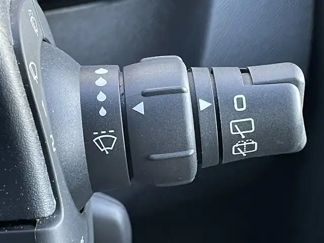 ルノー カングー ゼン 群馬県 2020(令2)年 2.4万km シトロンイエロー 安全装備/・衝突軽減ブレーキ/・オートライト/社外ナビ/・AM/FM/フルセグTV/・CD/DVD/MSV/SD/・Bluetooth/USB/バックカメラ/ドライブレコーダー/ETC/純正フロアマット/リモコンキー