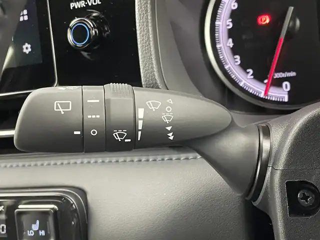 トヨタ ヴォクシー S－Z 埼玉県 2025(令7)年 0.1千km プラチナホワイトパールマイカ 登録済未使用車　快適利便パッケージ　純正１０．５インチディスプレイオーディオ　パノラミックビューモニター　ユニバーサルステップ　ＢＳＭ　ビルトインＥＴＣ２．０　　ＤＶＤ再生　三眼　シートヒーター　ＴＶ