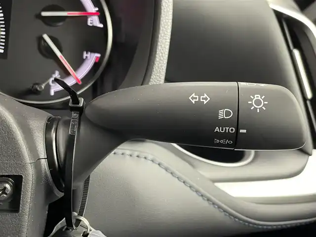 トヨタ ヴォクシー S－Z 埼玉県 2025(令7)年 0.1千km プラチナホワイトパールマイカ 登録済未使用車　快適利便パッケージ　純正１０．５インチディスプレイオーディオ　パノラミックビューモニター　ユニバーサルステップ　ＢＳＭ　ビルトインＥＴＣ２．０　　ＤＶＤ再生　三眼　シートヒーター　ＴＶ