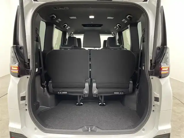 トヨタ ヴォクシー S－Z 埼玉県 2025(令7)年 0.1千km プラチナホワイトパールマイカ 登録済未使用車　快適利便パッケージ　純正１０．５インチディスプレイオーディオ　パノラミックビューモニター　ユニバーサルステップ　ＢＳＭ　ビルトインＥＴＣ２．０　　ＤＶＤ再生　三眼　シートヒーター　ＴＶ