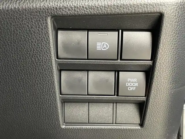 トヨタ ヴォクシー S－Z 埼玉県 2025(令7)年 0.1千km プラチナホワイトパールマイカ 登録済未使用車　快適利便パッケージ　純正１０．５インチディスプレイオーディオ　パノラミックビューモニター　ユニバーサルステップ　ＢＳＭ　ビルトインＥＴＣ２．０　　ＤＶＤ再生　三眼　シートヒーター　ＴＶ