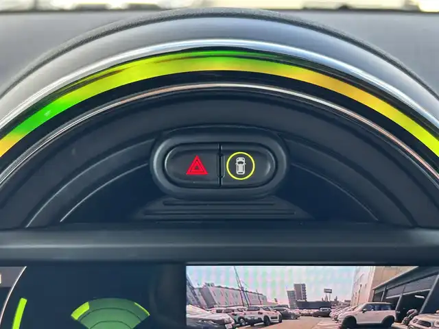 ＭＩＮＩ ミニ クロスオーバー クーパー D コーンウォールED 熊本県 2020(令2)年 7.5万km ムーンウォークグレーメタリック ・ワンオーナー/・スマートキー/・プッシュスタート/・インテリジェントセーフティ/・PDC自動起動/・パーキングアシスト/・ハーフレザーシート/・純正HDDナビ/　【Bluetooth・USB・MSV】/・バックカメラ/・ETC/・ドライブレコーダー(前方録画)/・パアーバックドア/・LEDヘッドランプ/・LEDフォグランプ/・純正マット/・保証書/取説