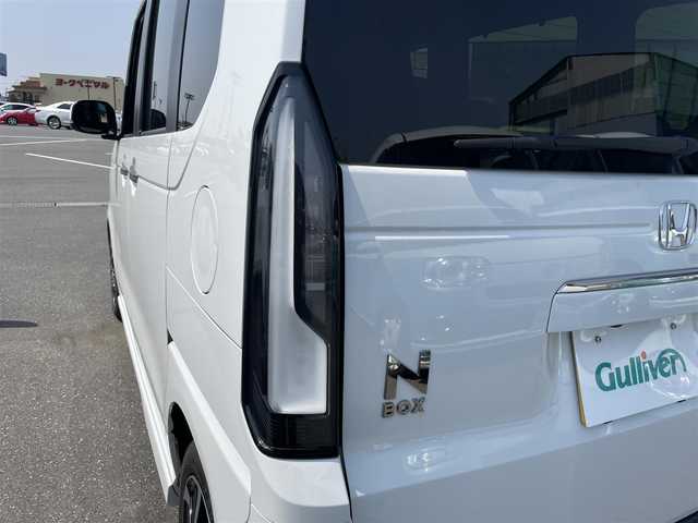 ホンダ Ｎ ＢＯＸ カスタム コーディネートスタイル 茨城県 2023(令5)年 0.9万km プラチナホワイトパール 純正ディスプレイオーディオ/　　AM/FM/BT/USB/HDMI/ipod/シートヒーター/レーダークルーズコントロール/バックカメラ/前ドライブレコーダー/両側パワースライドドア/ブレーキホールド/オートライト/LEDライト/ステアリングリモコン/純正フロアマット/純正アルミホイール/ヘッドライトレベライザー