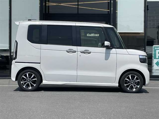ホンダ Ｎ ＢＯＸ カスタム コーディネートスタイル 茨城県 2023(令5)年 0.9万km プラチナホワイトパール 純正ディスプレイオーディオ/　　AM/FM/BT/USB/HDMI/ipod/シートヒーター/レーダークルーズコントロール/バックカメラ/前ドライブレコーダー/両側パワースライドドア/ブレーキホールド/オートライト/LEDライト/ステアリングリモコン/純正フロアマット/純正アルミホイール/ヘッドライトレベライザー