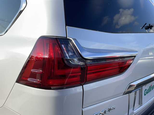 レクサス ＬＸ 570 新潟県 2018(平30)年 4.8万km ソニッククォーツ 4WD/純正SDナビゲーション/バックカメラ/サイドカメラ/ムーンルーフ/マークレビンソン/Lexus Safety System ＋　　 /・プリクラッシュセーフティシステム/（歩行者検知機能付衝突回避支援タイプ）/・レーンディパーチャーアラート［LDA］/（ステアリング振動機能付）/・アダプティブハイビームシステム［AHS］/・レーダークルーズコントロール（全車速追従機能付）/ブラインドスポットモニター/全席シートヒーター/シートベンチレーション/ステアリングヒーター/720°ドライブレコーダー:Q-01/寒冷地仕様/ヘッドアップディスプレイ/三眼LEDヘッドライト/パドルシフト/ETC2.0/SOREXヒッチメンバー/取扱説明書/保証書