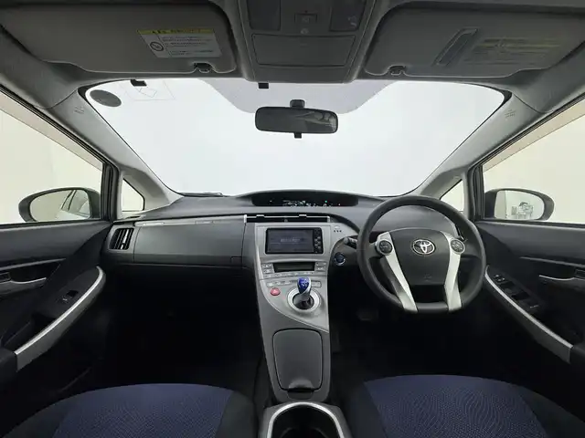 トヨタ プリウス ＰＨＶ S 愛知県 2012(平24)年 8.5万km シルバーM トヨタ純正7インチSDナビ/フルセグTV/バックカメラ/ビルトインETC/電動格納ウィンカーミラー/プッシュスタート/シートヒーター（D席/N席）/オートエアコン/パワーステアリング/パワーウィンドウ/プラグインハイブリッド/ABS/横滑り防止機能/オートライト/純正HIDヘッドライト/純正ホイールキャップ/スマートキー