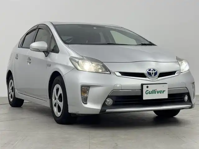 トヨタ プリウス ＰＨＶ S 愛知県 2012(平24)年 8.5万km シルバーM トヨタ純正7インチSDナビ/フルセグTV/バックカメラ/ビルトインETC/電動格納ウィンカーミラー/プッシュスタート/シートヒーター（D席/N席）/オートエアコン/パワーステアリング/パワーウィンドウ/プラグインハイブリッド/ABS/横滑り防止機能/オートライト/純正HIDヘッドライト/純正ホイールキャップ/スマートキー