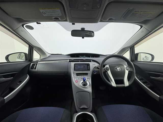 トヨタ プリウス ＰＨＶ S 愛知県 2012(平24)年 8.5万km シルバーM トヨタ純正7インチSDナビ/フルセグTV/バックカメラ/ビルトインETC/電動格納ウィンカーミラー/プッシュスタート/シートヒーター（D席/N席）/オートエアコン/パワーステアリング/パワーウィンドウ/プラグインハイブリッド/ABS/横滑り防止機能/オートライト/純正HIDヘッドライト/純正ホイールキャップ/スマートキー
