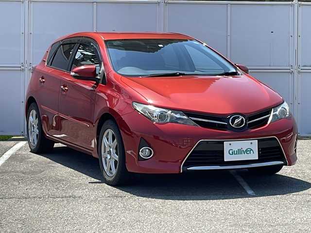 トヨタ オーリス RS Sパッケージ 秋田県 2014(平26)年 4.1万km レッドマイカメタリック プッシュスタート/電動格納ミラー/オートライト/オールオードウィンドウスイッチ/アダプティブフロントライティングシステム/サイドミラーウィンカー/純正フロアマット/純正ＡＷ夏タイヤ積込み(225/45R17)
