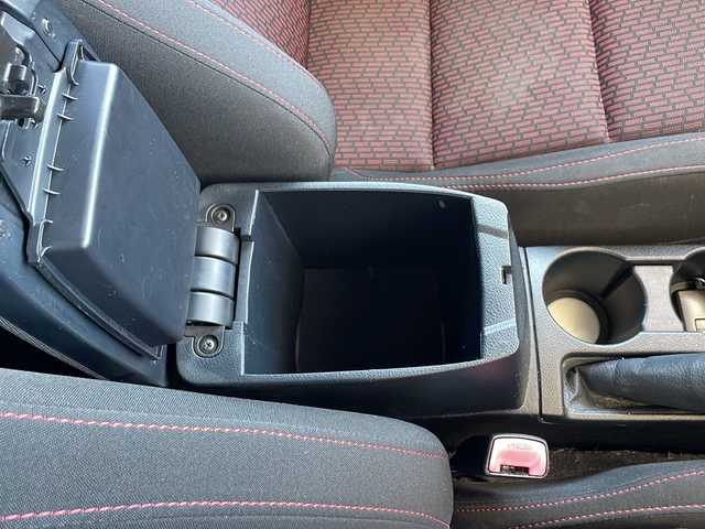 トヨタ オーリス RS Sパッケージ 秋田県 2014(平26)年 4.1万km レッドマイカメタリック プッシュスタート/電動格納ミラー/オートライト/オールオードウィンドウスイッチ/アダプティブフロントライティングシステム/サイドミラーウィンカー/純正フロアマット/純正ＡＷ夏タイヤ積込み(225/45R17)
